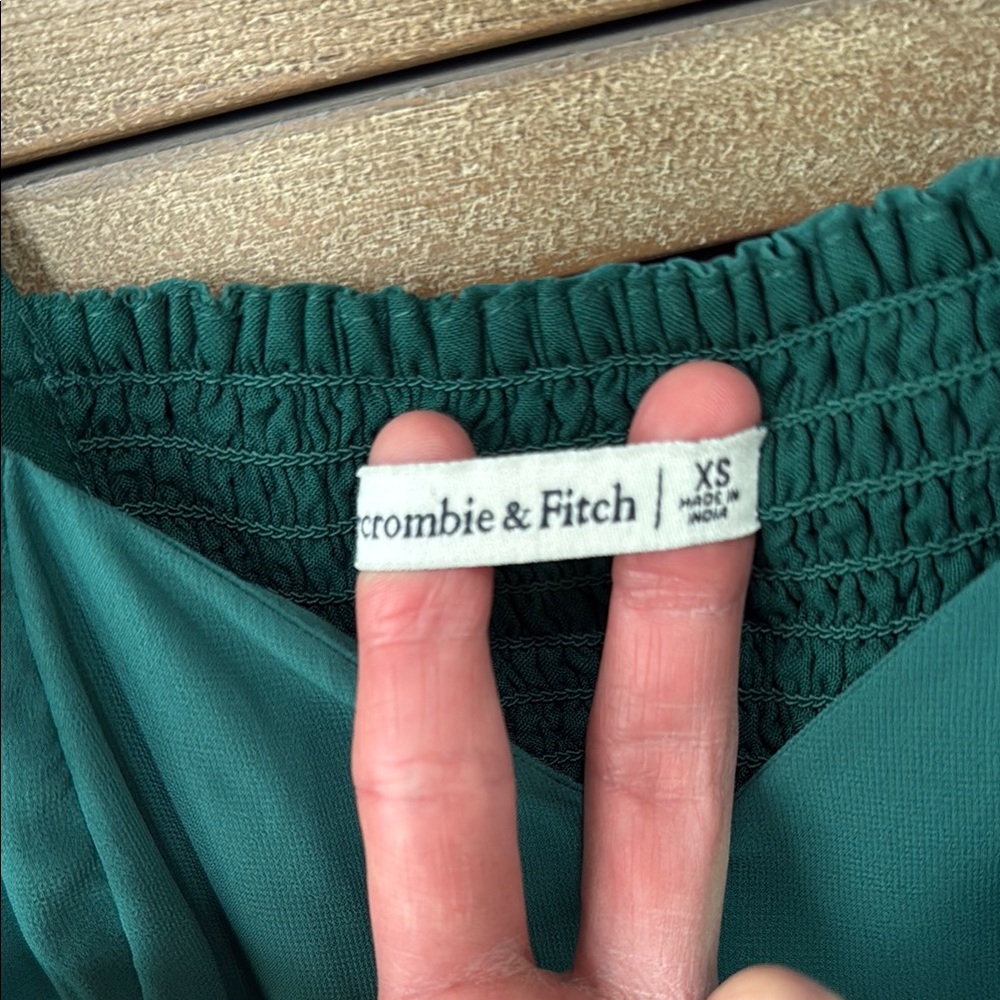 Abercrombie & Fitch Long Sleeve Green Top, Size XS - Picture 3 of 5